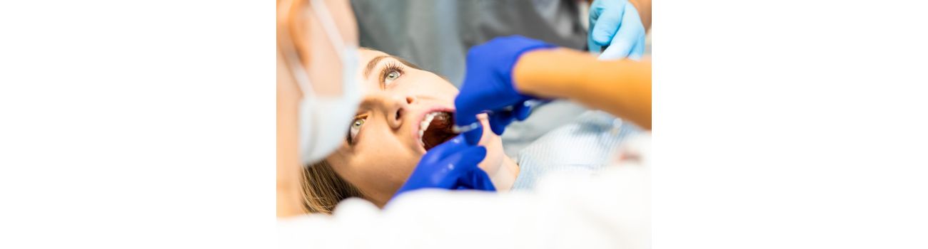 Scaling bez tajemnic. Na czym polega ten zabieg u stomatologa i dlaczego jest ważniejszy, niż się wydaje