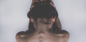 Jak można rozpoznać depresję u kogoś bliskiego – reaguj, zanim problem „urośnie po cichu”