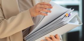 Dokumentacja medyczna pacjenta – kto ma prawo do wglądu i odbioru?